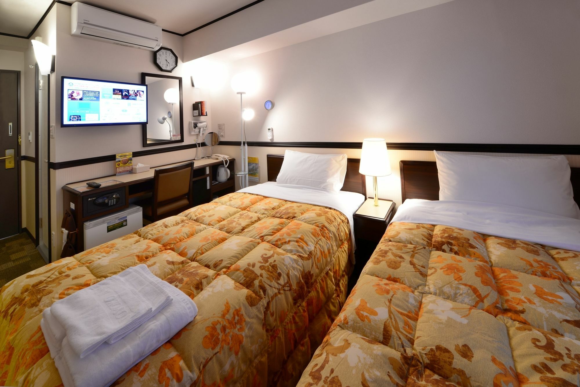 Toyoko Inn Osaka Tsuruhashi Ekimae Екстер'єр фото