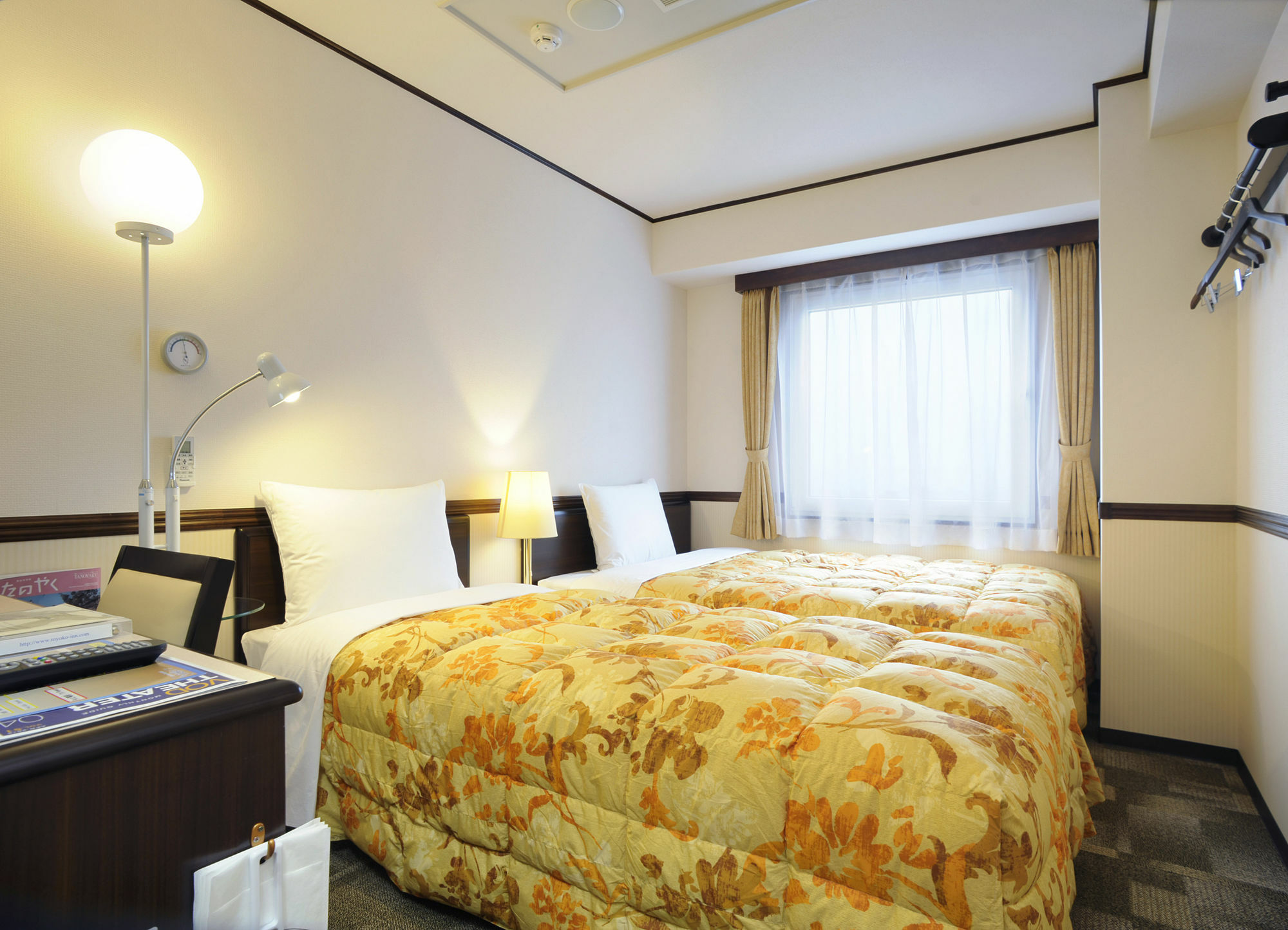 Toyoko Inn Osaka Tsuruhashi Ekimae Екстер'єр фото